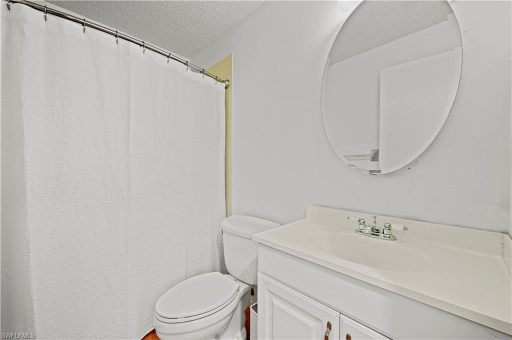 240 Pebble Beach Cir F206, Naples, FL 34113-19