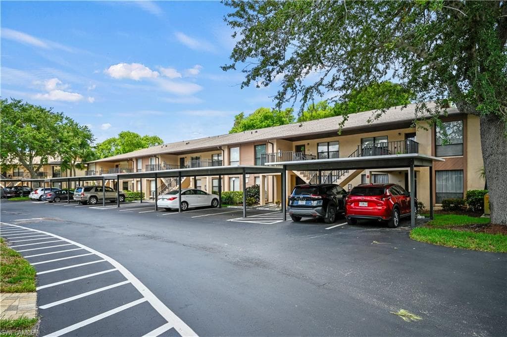 240 Pebble Beach Cir F206, Naples, FL 34113-21