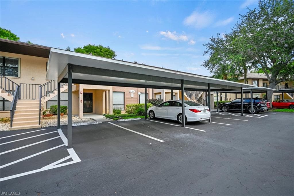 240 Pebble Beach Cir F206, Naples, FL 34113-22