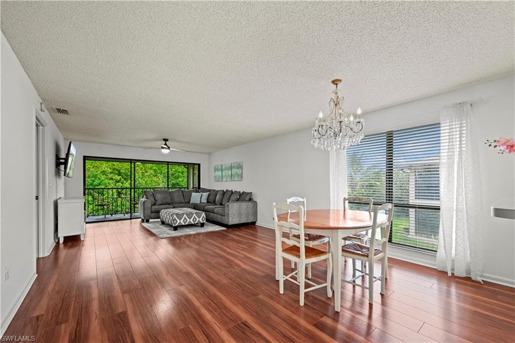 240 Pebble Beach Cir F206, Naples, FL 34113-5