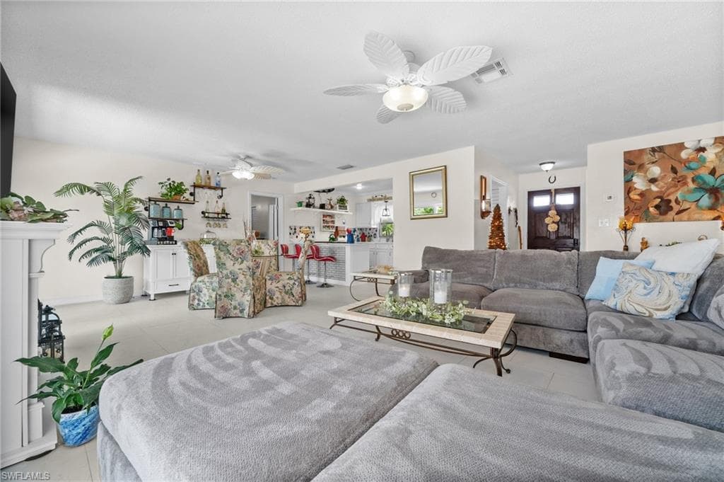 4251 Island Cir 3, Fort Myers, FL 33919-14