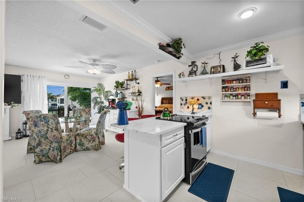 4251 Island Cir 3, Fort Myers, FL 33919-17