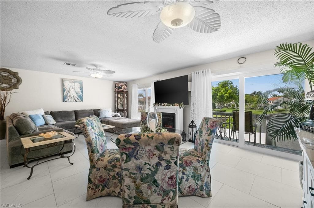 4251 Island Cir 3, Fort Myers, FL 33919-20