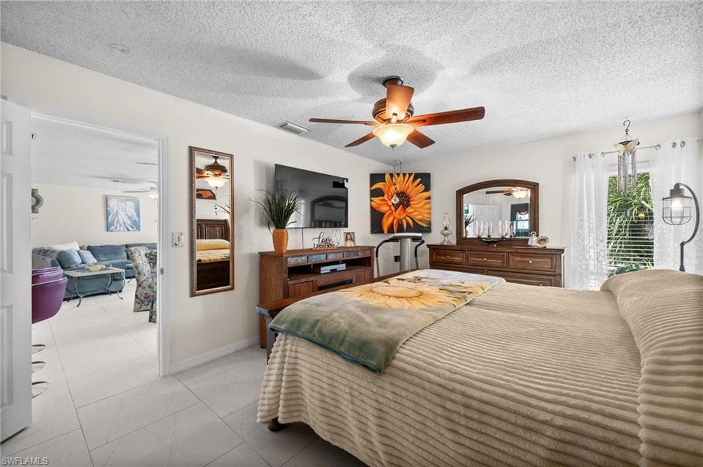 4251 Island Cir 3, Fort Myers, FL 33919-28