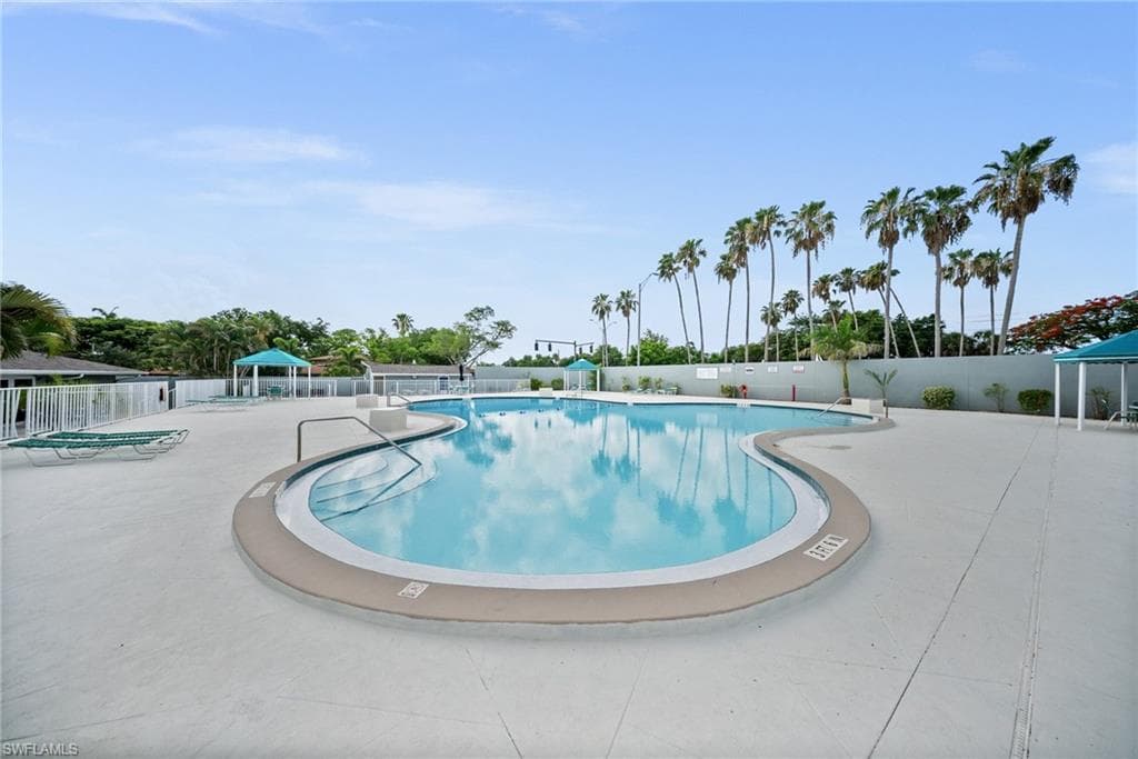 4251 Island Cir 3, Fort Myers, FL 33919-46