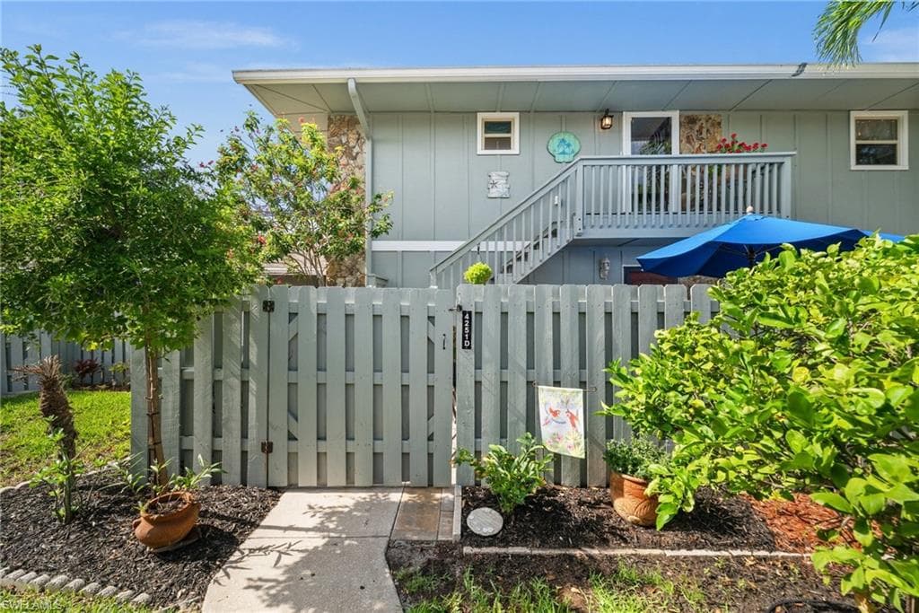 4251 Island Cir 3, Fort Myers, FL 33919-7