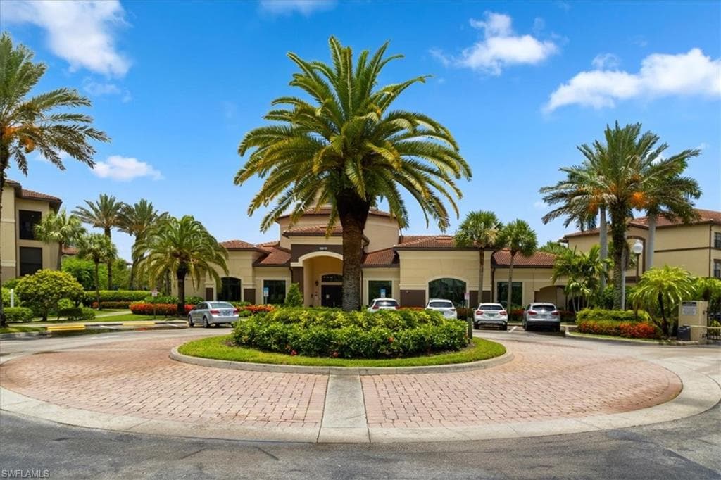 12970 Positano Cir 301, Naples, FL 34105-2