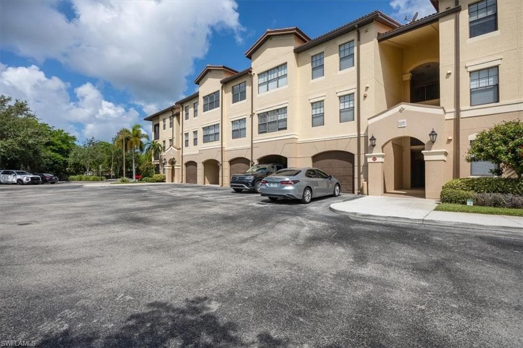 12970 Positano Cir 301, Naples, FL 34105-3