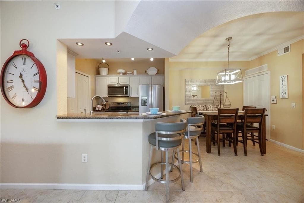 12970 Positano Cir 301, Naples, FL 34105-4