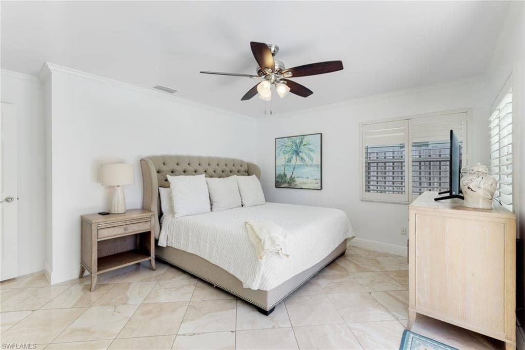 636 98th Ave N, Naples, FL 34108-10
