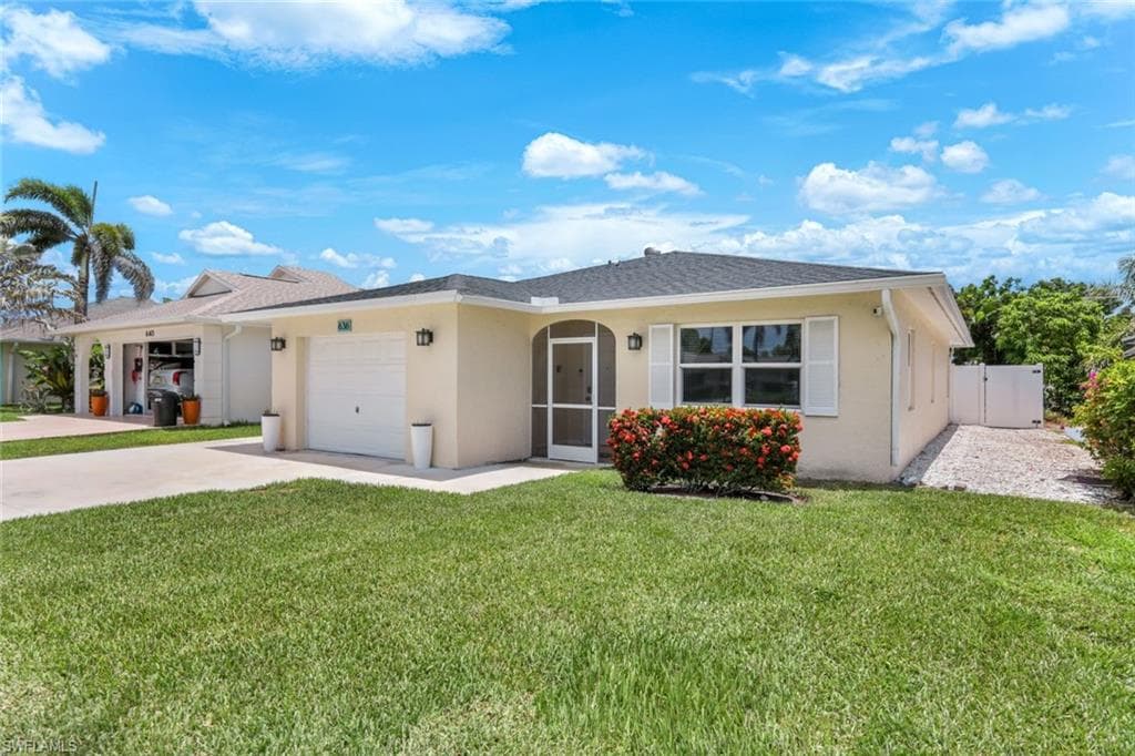 636 98th Ave N, Naples, FL 34108-19