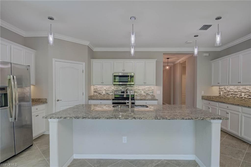 1964 Parson St, Naples, FL 34120-8