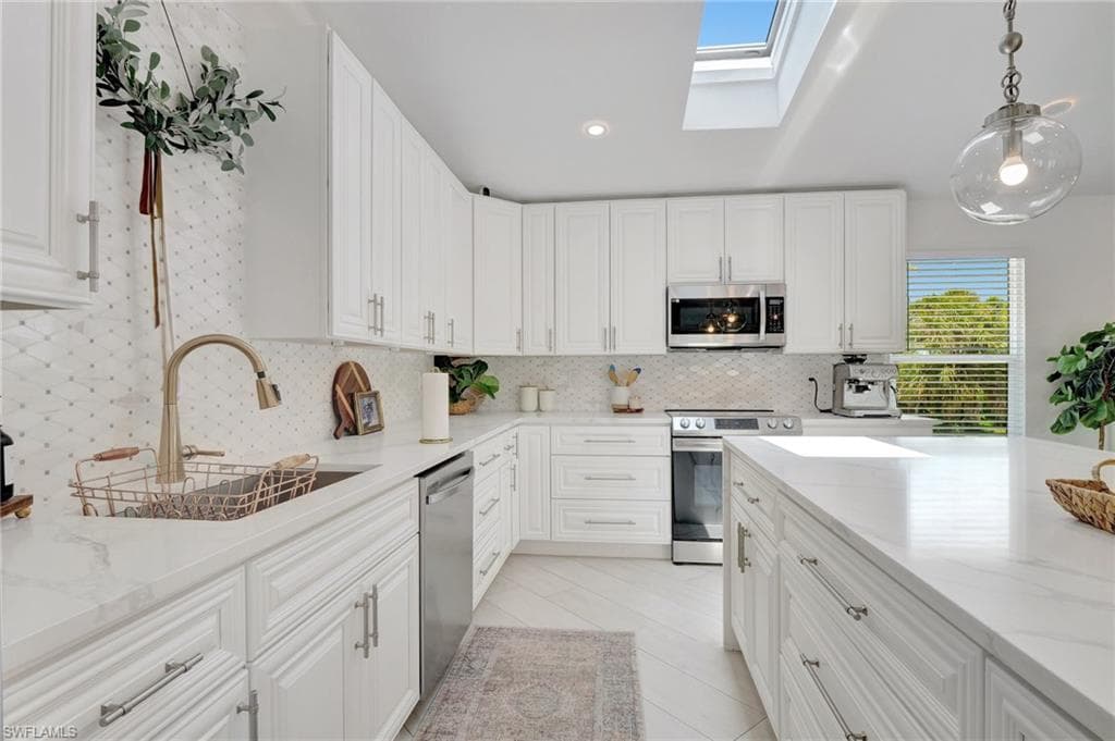 27293 Arroyal Rd, Bonita Springs, FL 34135-29