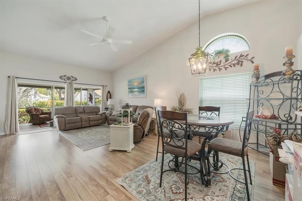 315 Melrose Pl 27, Naples, FL 34104-8