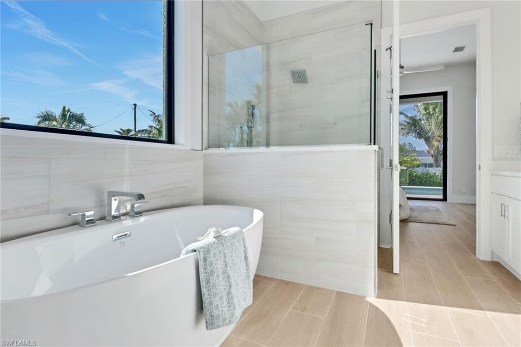 685 6th Ave, Marco Island, FL 34145-9