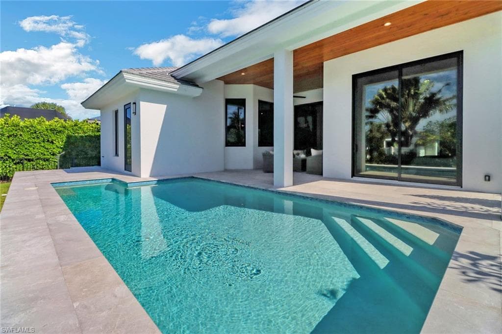 685 6th Ave, Marco Island, FL 34145-27