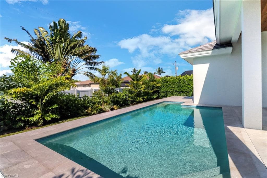 685 6th Ave, Marco Island, FL 34145-34