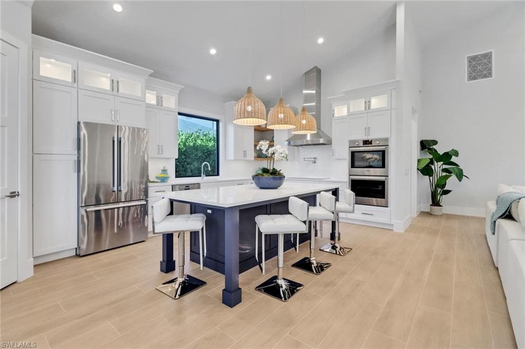 685 6th Ave, Marco Island, FL 34145-4