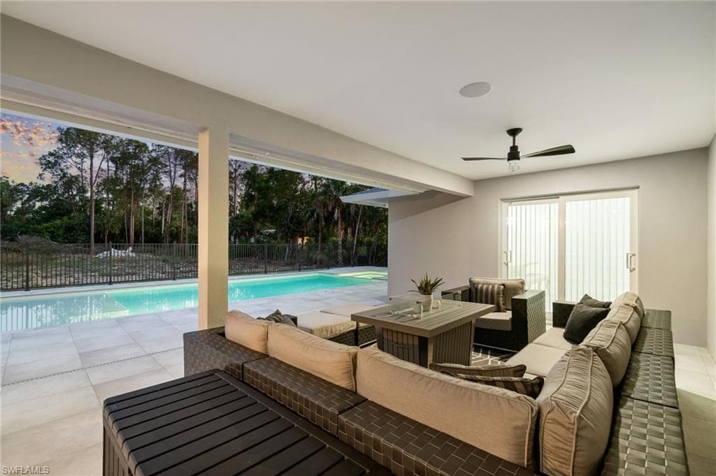 4106 3rd Ave SW, Naples, FL 34119-3