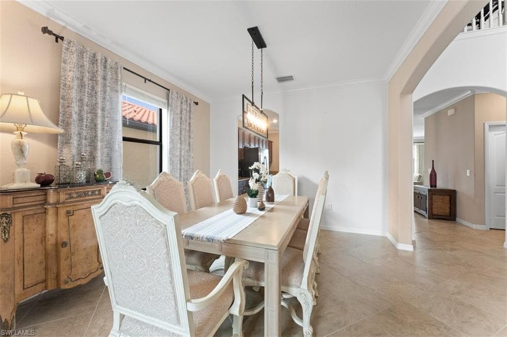 1588 Santiago Cir, Naples, FL 34113-9