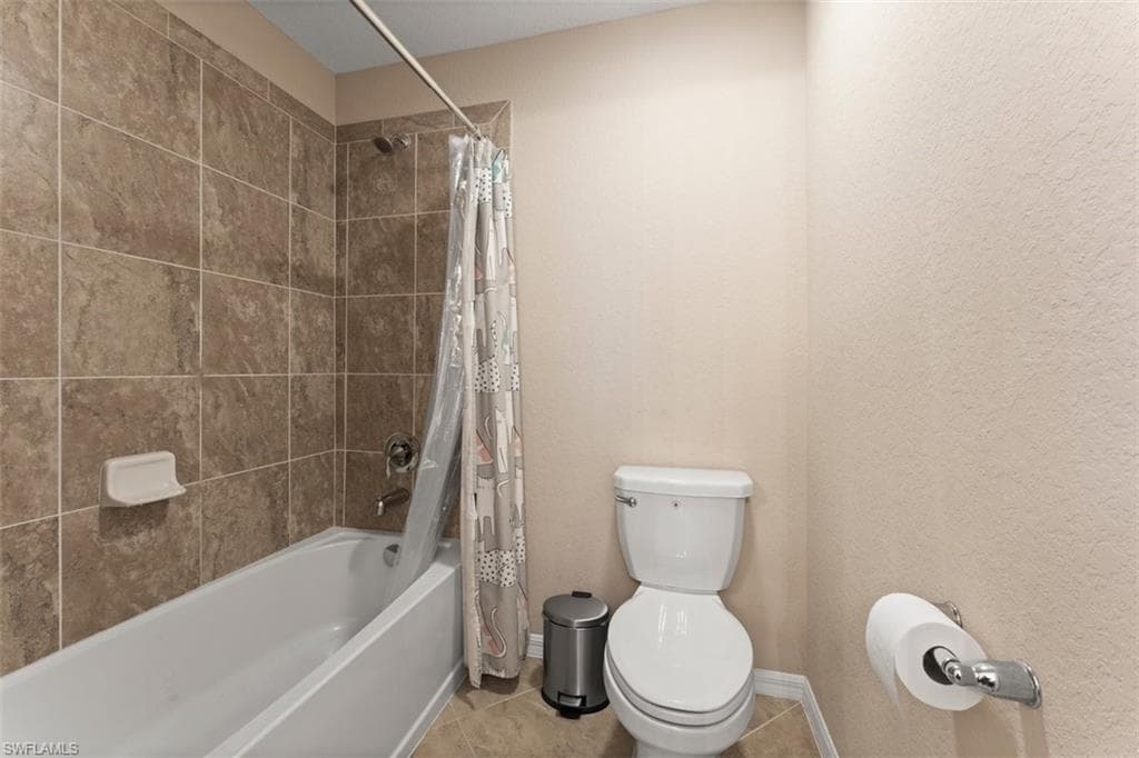 1588 Santiago Cir, Naples, FL 34113-31