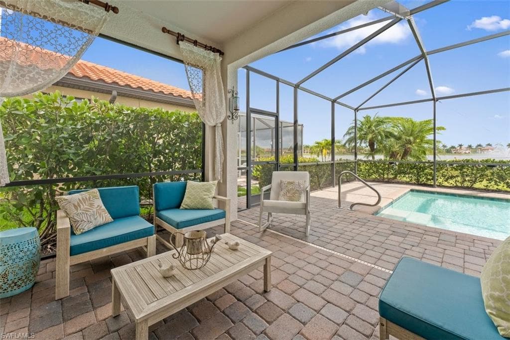 1588 Santiago Cir, Naples, FL 34113-33