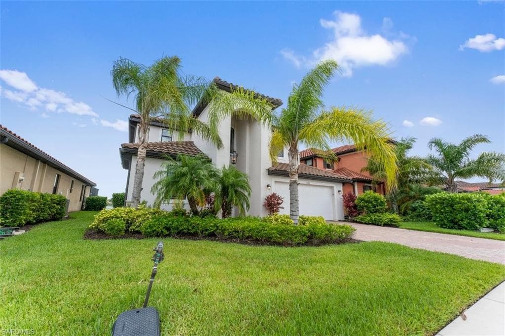 1588 Santiago Cir, Naples, FL 34113-3