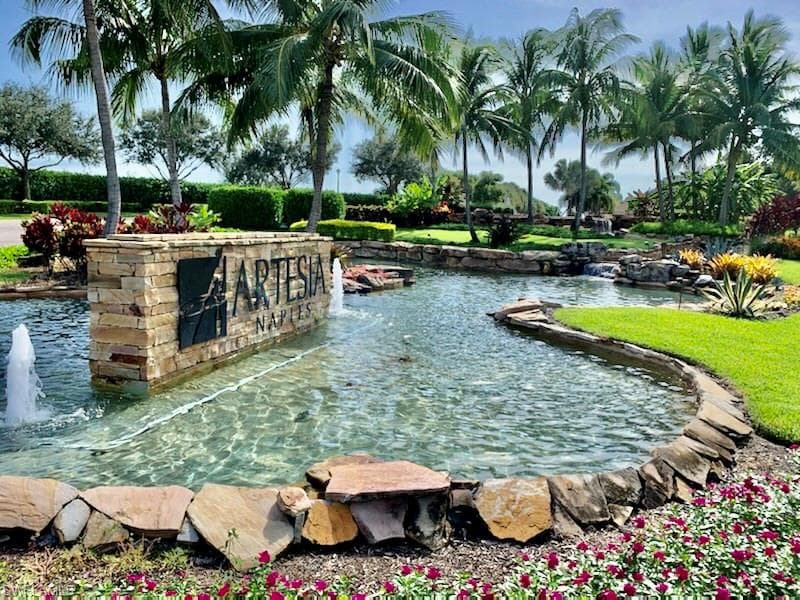 1588 Santiago Cir, Naples, FL 34113-42