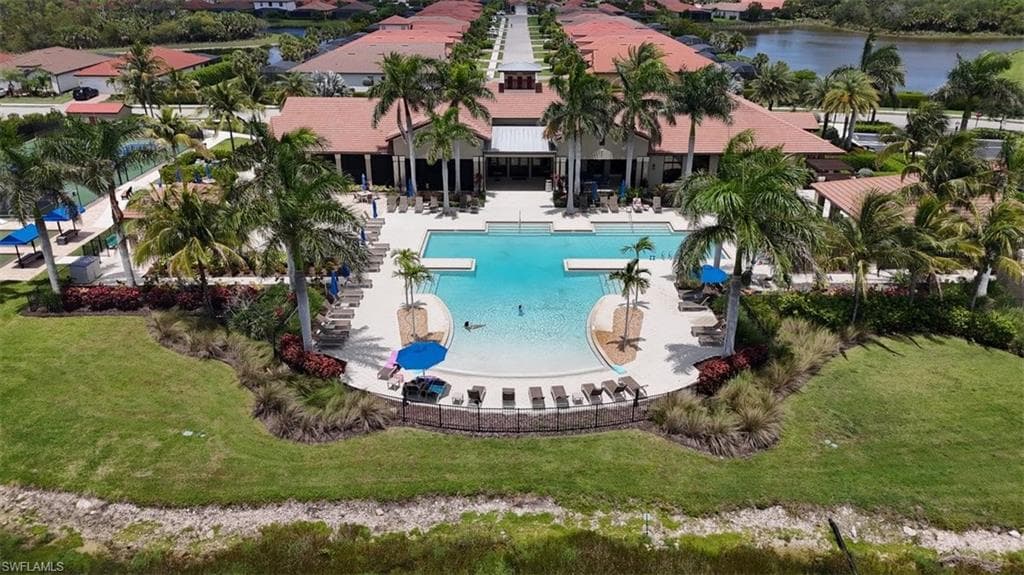 1588 Santiago Cir, Naples, FL 34113-44