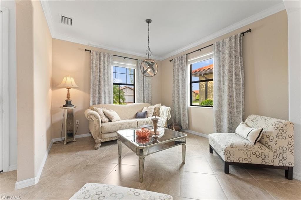 1588 Santiago Cir, Naples, FL 34113-7