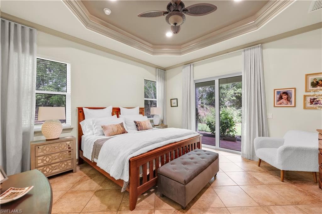 4000 Stonesthrow Ct, Naples, FL 34109-9