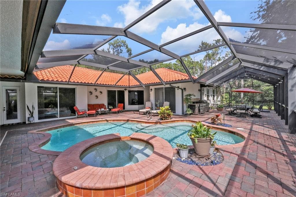 4000 Stonesthrow Ct, Naples, FL 34109-25