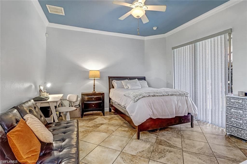 4000 Stonesthrow Ct, Naples, FL 34109-38