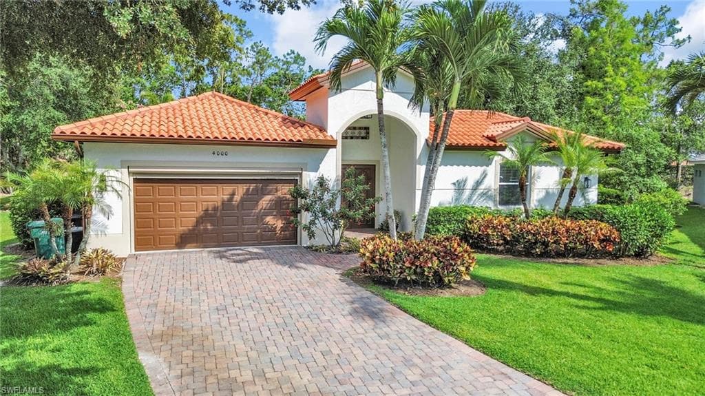 4000 Stonesthrow Ct, Naples, FL 34109-3