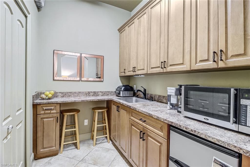 4000 Stonesthrow Ct, Naples, FL 34109-39