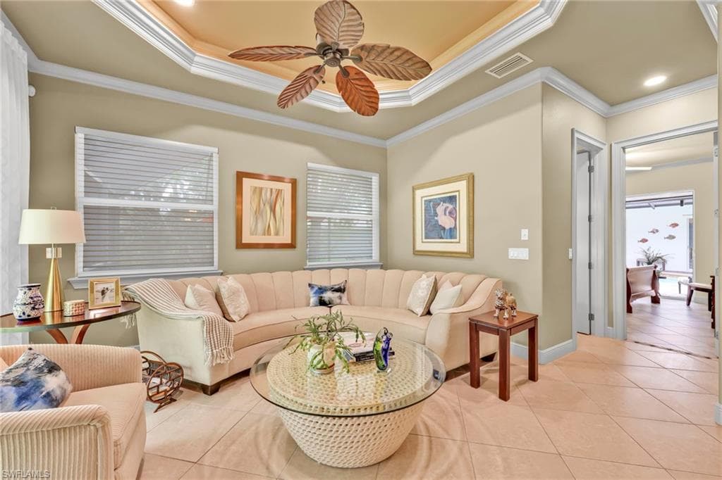 4000 Stonesthrow Ct, Naples, FL 34109-8