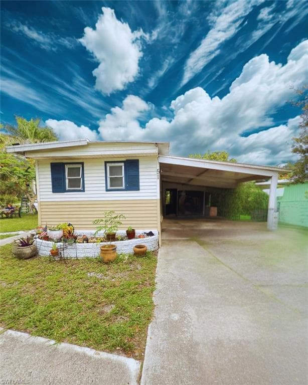51 Derhenson Dr, Naples, FL 34114-1