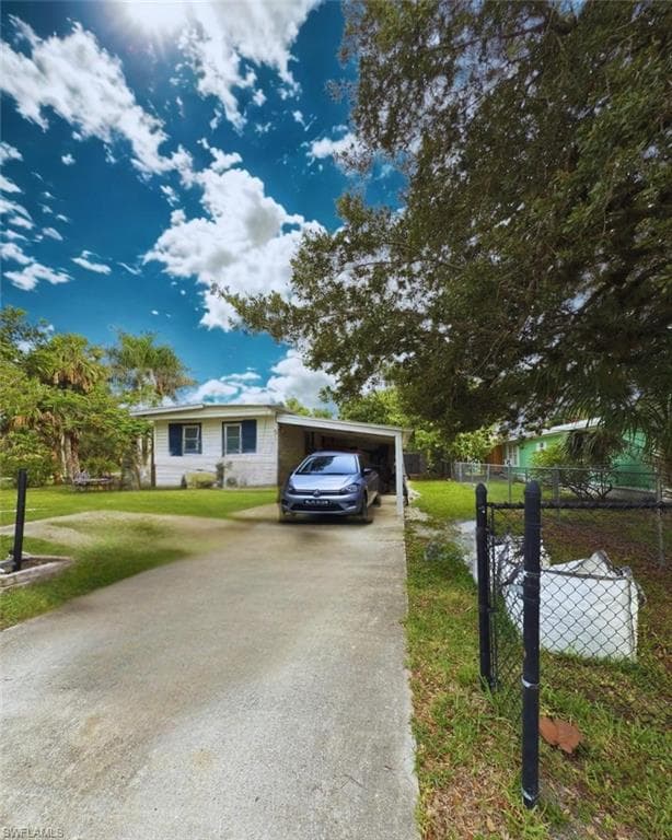 51 Derhenson Dr, Naples, FL 34114-2