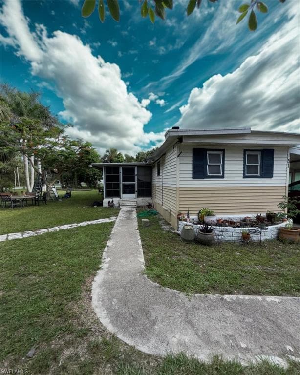 51 Derhenson Dr, Naples, FL 34114-3