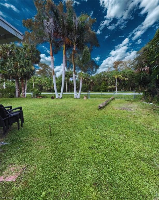51 Derhenson Dr, Naples, FL 34114-7