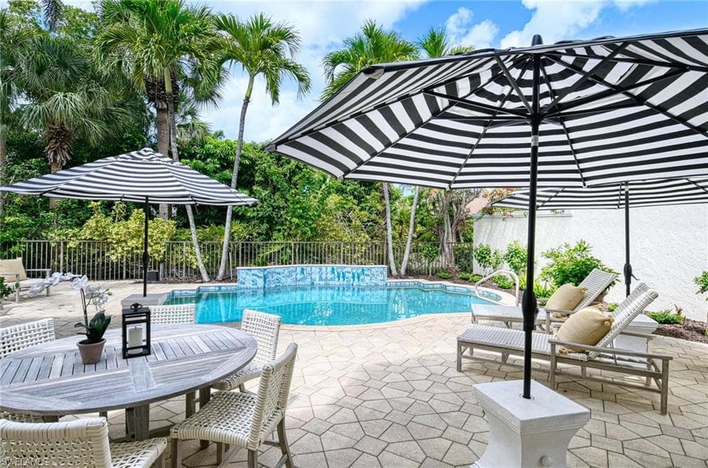 9013 Terranova Dr, Naples, FL 34109-16