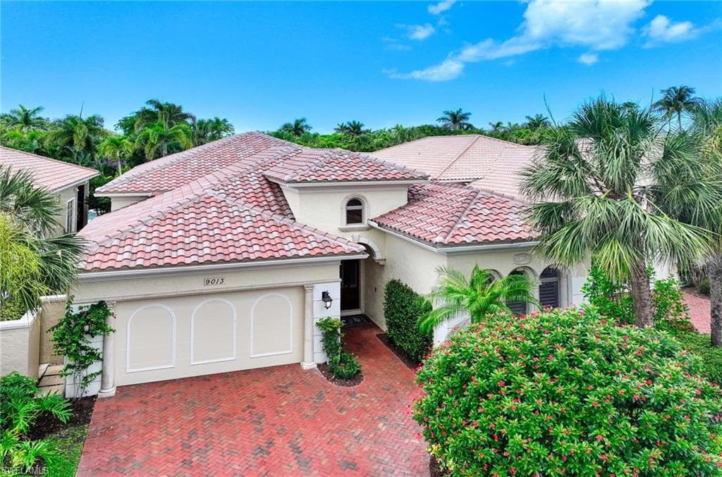 9013 Terranova Dr, Naples, FL 34109-1