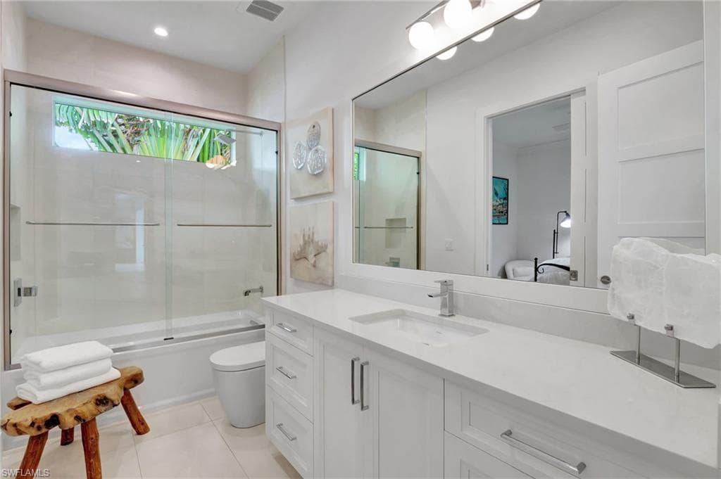 2120 Curtis St, Naples, FL 34112-17