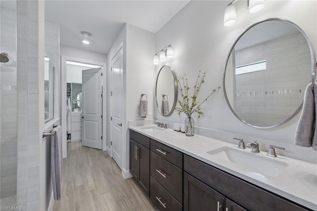 2703 Aviamar Cir, Naples, FL 34114-19