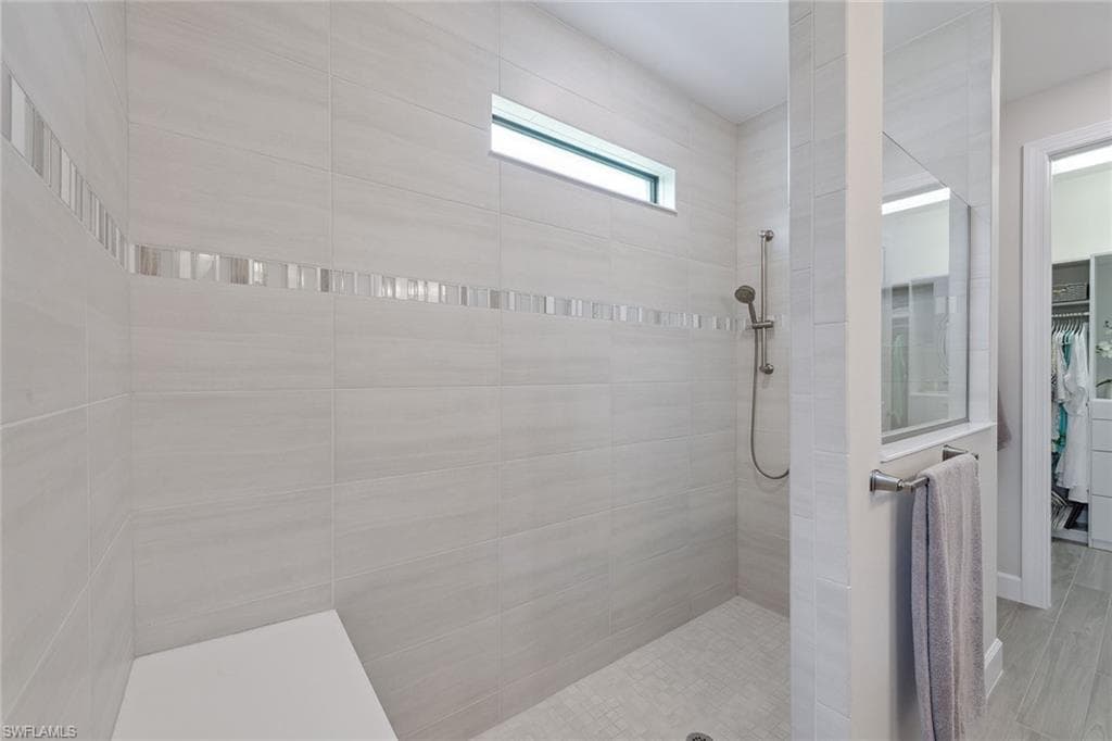 2703 Aviamar Cir, Naples, FL 34114-20