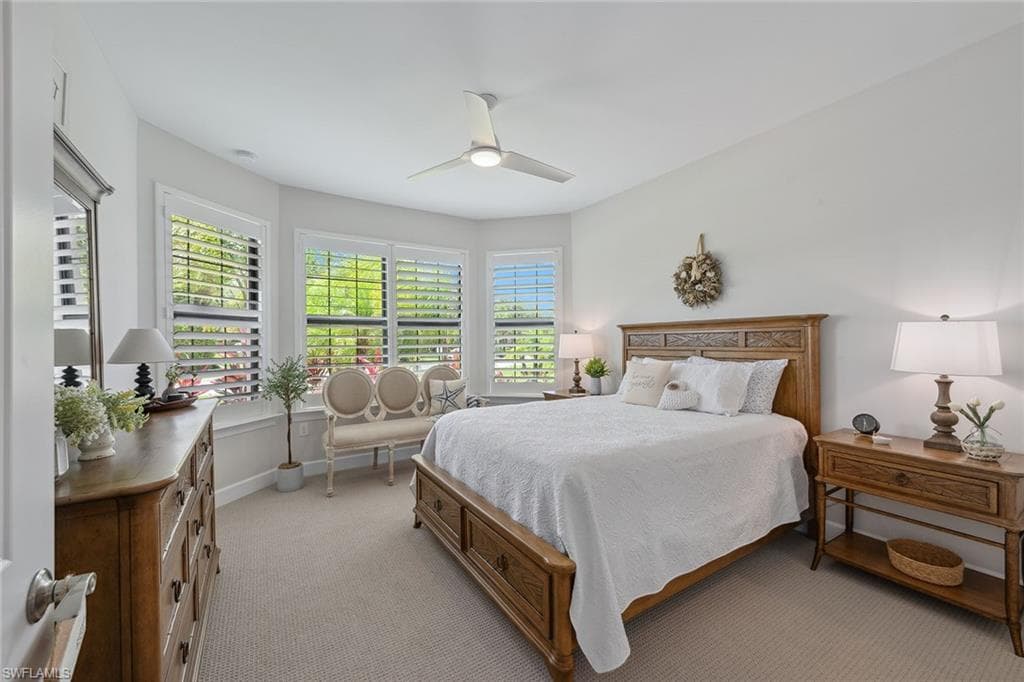 2703 Aviamar Cir, Naples, FL 34114-22