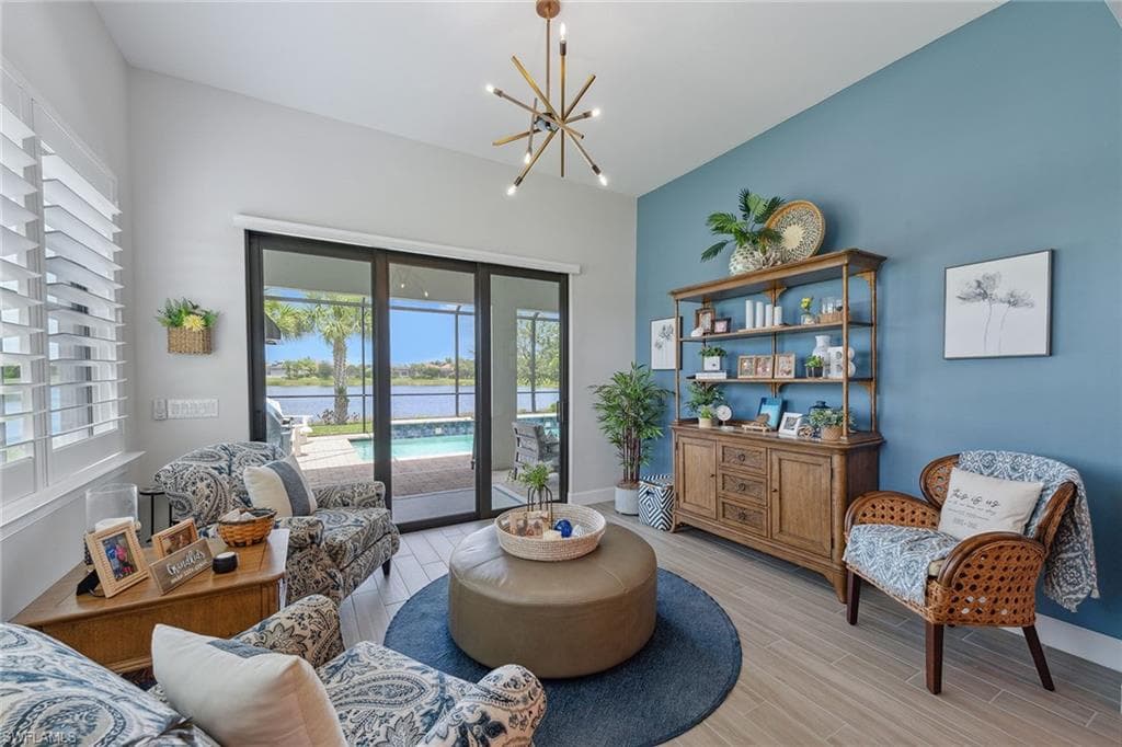 2703 Aviamar Cir, Naples, FL 34114-4