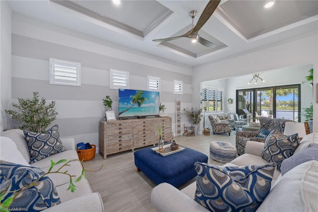 2703 Aviamar Cir, Naples, FL 34114-7