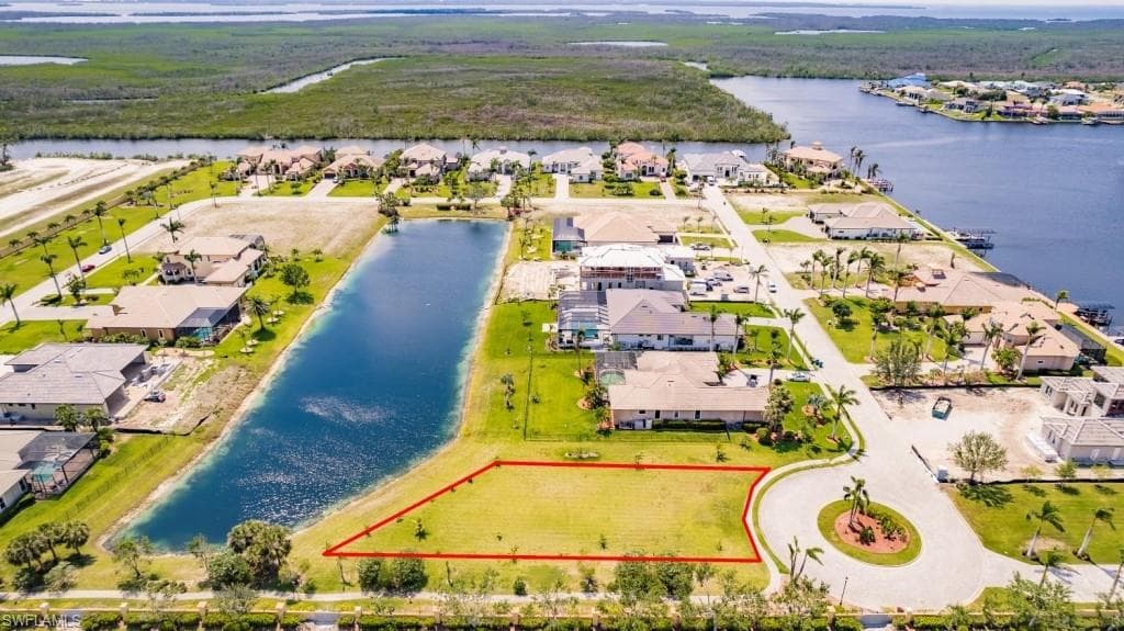 916 Cape Estates Cir, Cape Coral, FL 33993-14