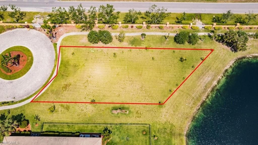 916 Cape Estates Cir, Cape Coral, FL 33993-17